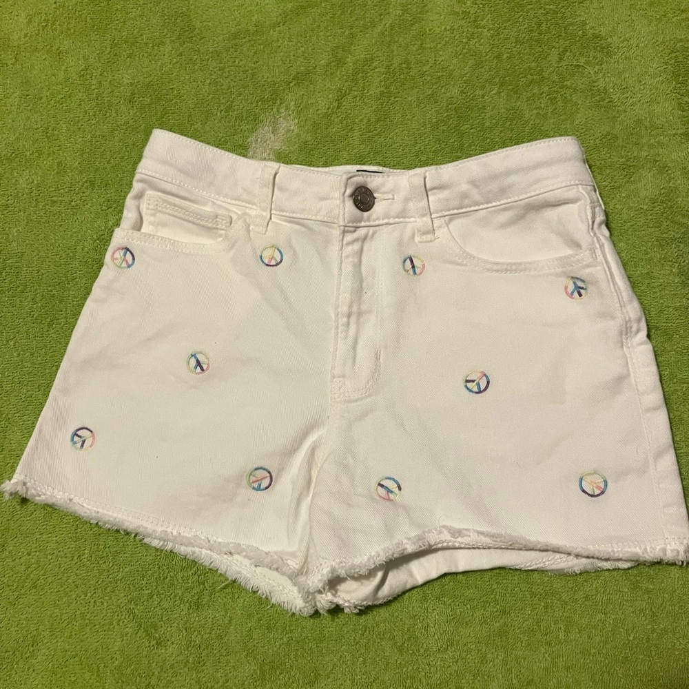 GAP White Embroidered Jean Shorts with Peace Sign